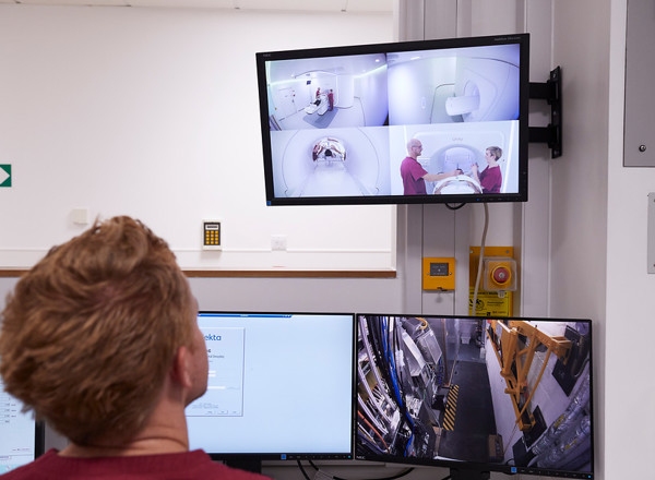 Lee Whiteside, Rosie Hales, radiotherapy, MR Linac, May 2022, scan, computer