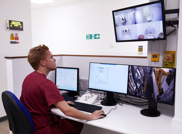 Lee Whiteside, Rosie Hales, radiotherapy, MR Linac, May 2022, scan, computer