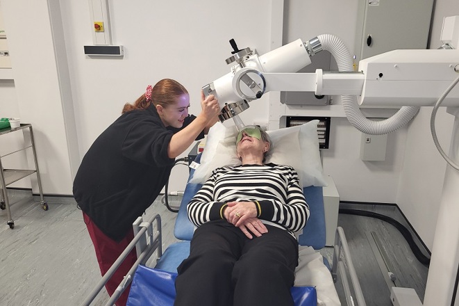 A photo of Christie patient Muriel Large with Christie radiographer Holly Boyd.